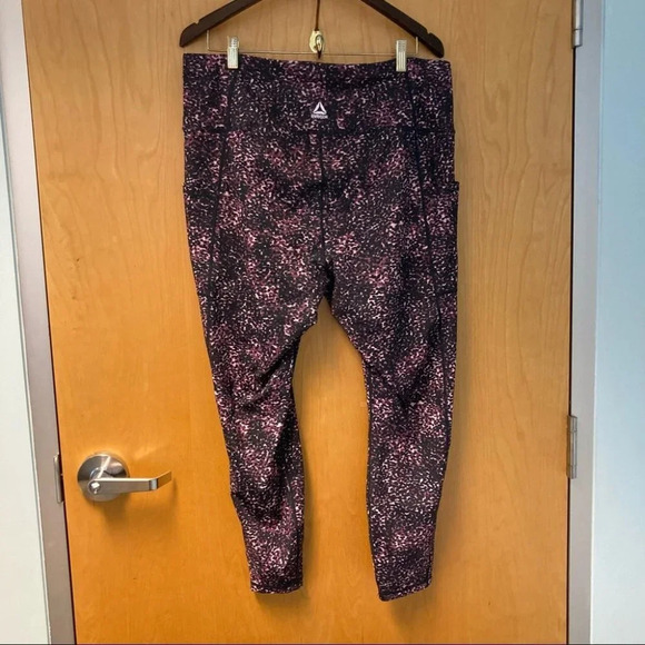 REEBOK  Sz XXL Dotted Pattern Activewear 7/8 Leggings Tights with Side Leg Logo - Picture 8 of 9
